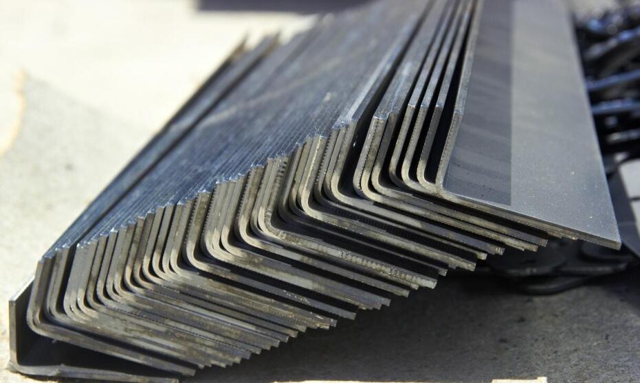 Jakie błędy najczęściej popełniają inwestorzy przy wyborze blach trapezowych?