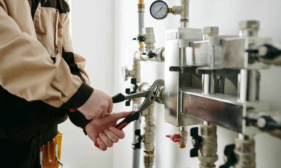 Jak przygotować palnik olejowy do sezonu grzewczego z pomocą serwisu?