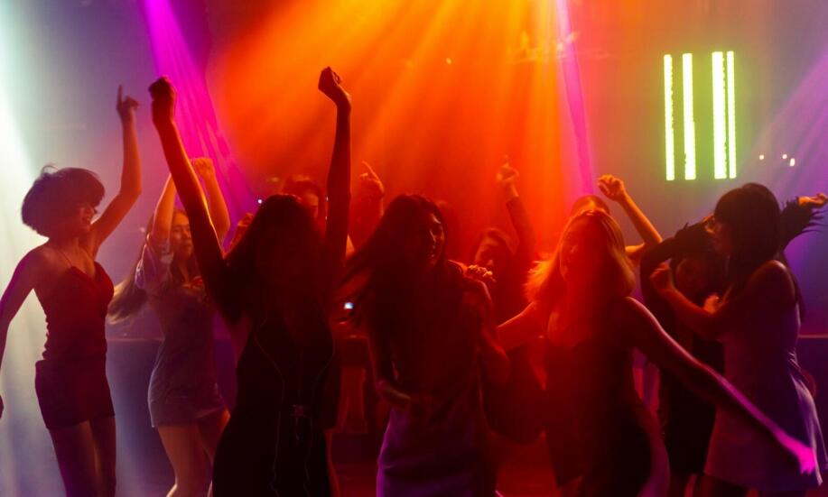 Wieczory panieńskie z tańcem – pomysły na niezapomniane chwile!