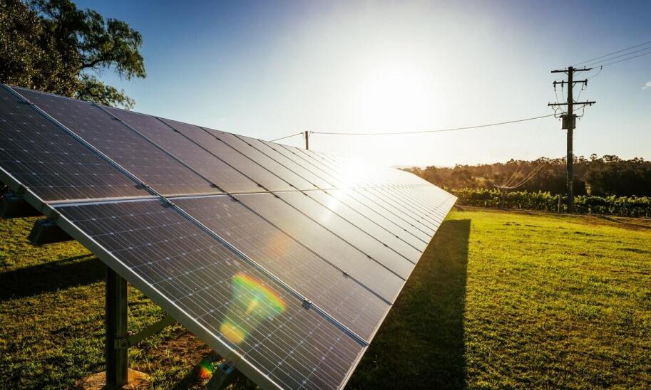 Jakie korzyści przynosi montaż trackera fotowoltaicznego w systemach PV?