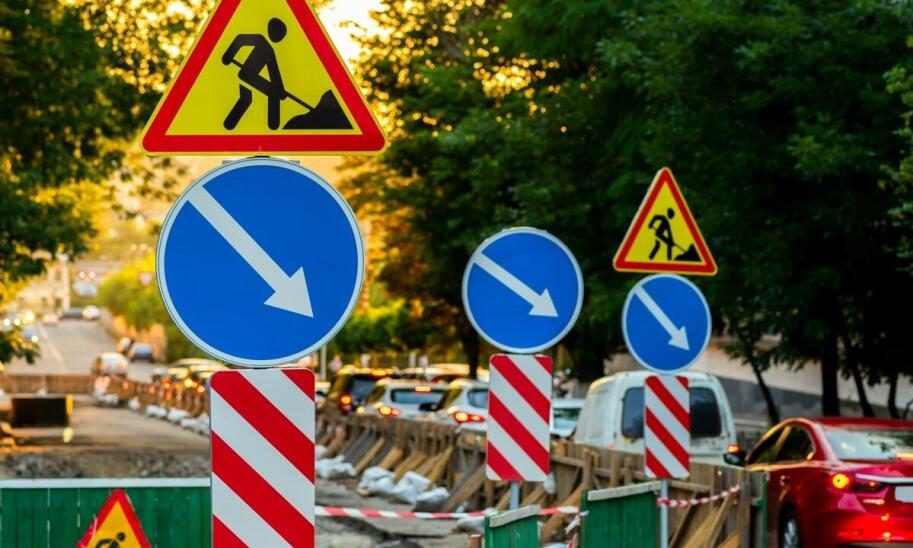 Farba drogowa a trwałość oznakowania poziomego – co warto wiedzieć?