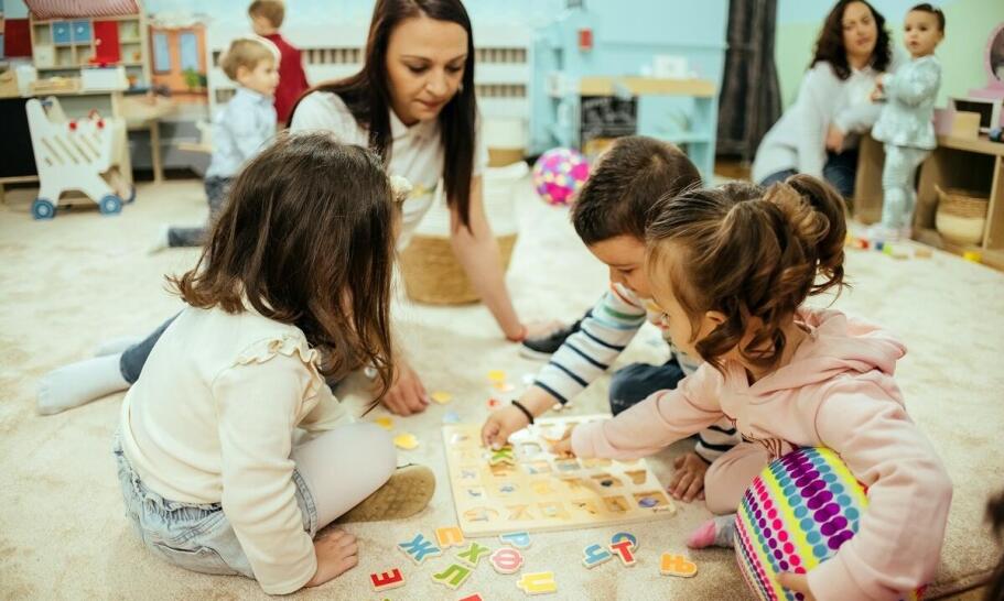 Dlaczego zróżnicowane podejście do edukacji jest kluczowe w Żłobku niepublicznym Łazy?