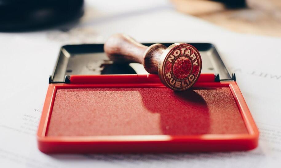 Co to jest umowa deweloperska i jaką rolę odgrywa w niej notariusz?