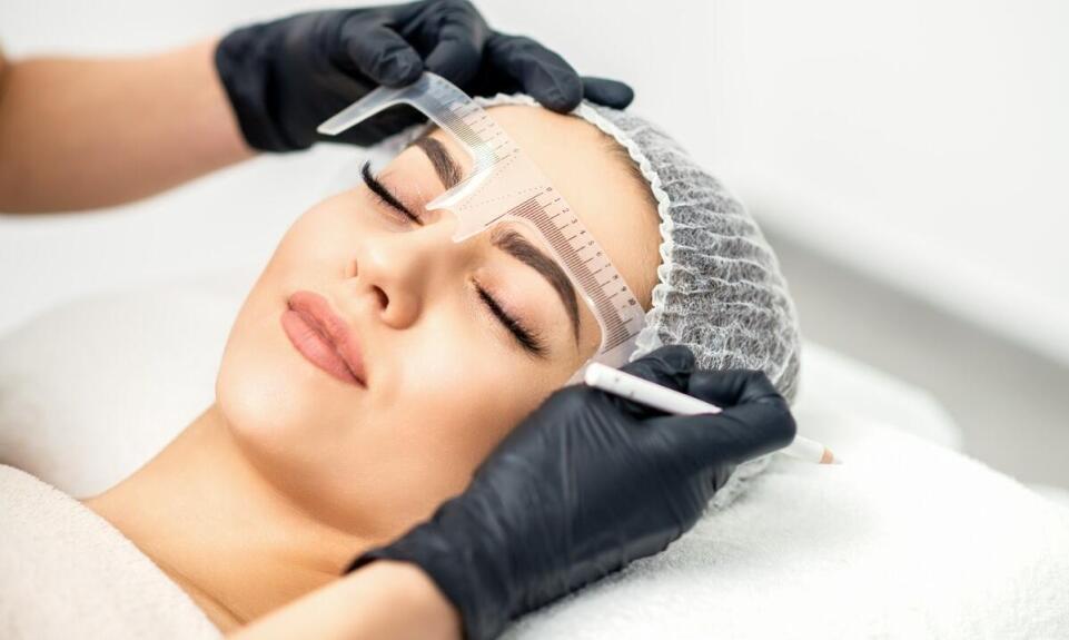 W czym tkwi rosnąca popularność makijażu permanentnego?