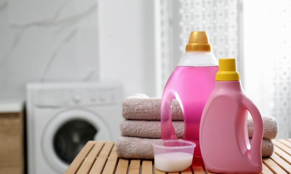 Jakie są zalety korzystania z prania wodnego w pralni chemicznej Bystra?