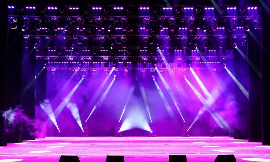 Jak producent scenografii wpływa na atmosferę wydarzenia? Jak producent scenografii wpływa na atmosferę wydarzenia?