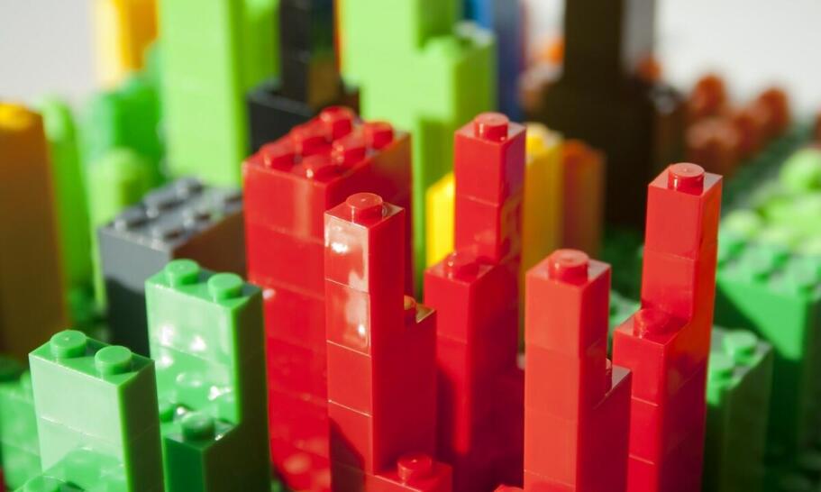 Jakie innowacje w produkcji bloczków betonowych wpływają na ich jakość?