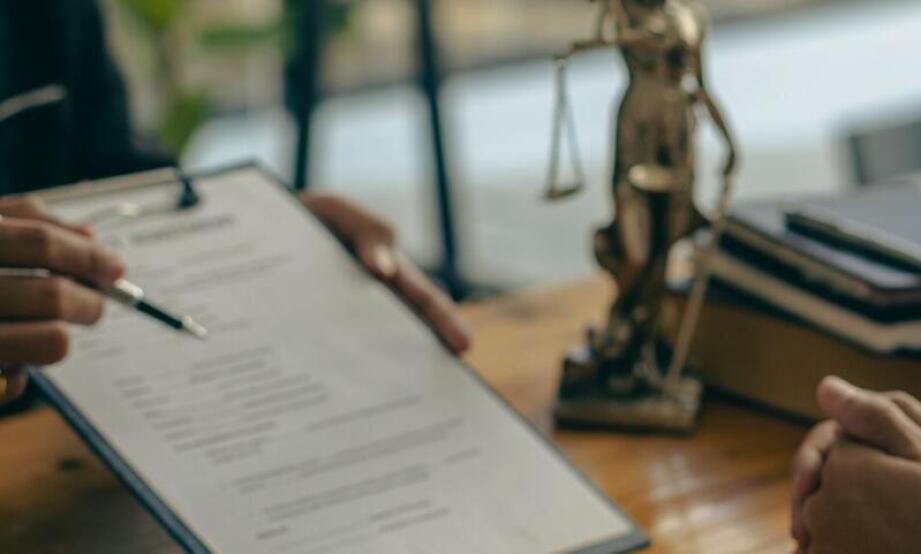 Jak adwokat od prawa rodzinnego może pomóc w walce o wyższe alimenty na dziecko? Jak adwokat od prawa rodzinnego może pomóc w walce o wyższe alimenty na dziecko?