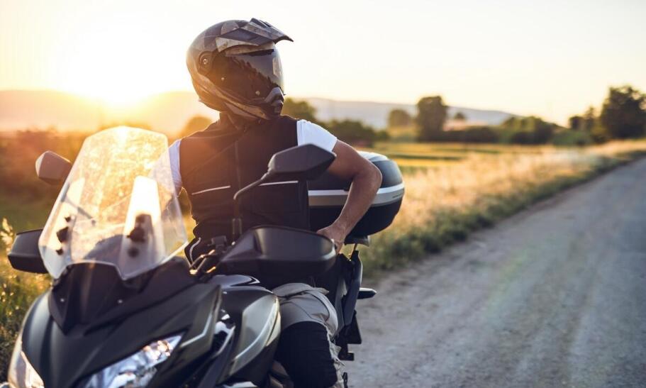 Motocykle turystyczne – idealny wybór na długie wycieczki po Polsce Motocykle turystyczne – idealny wybór na długie wycieczki po Polsce