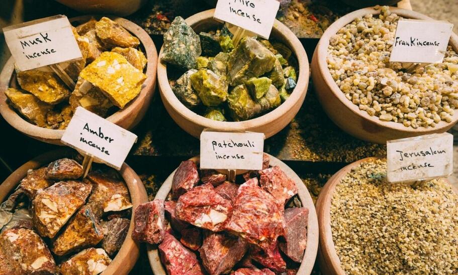 Korale z kamieniami naturalnymi a medytacja – jak wykorzystać ich moc? Korale z kamieniami naturalnymi a medytacja – jak wykorzystać ich moc?