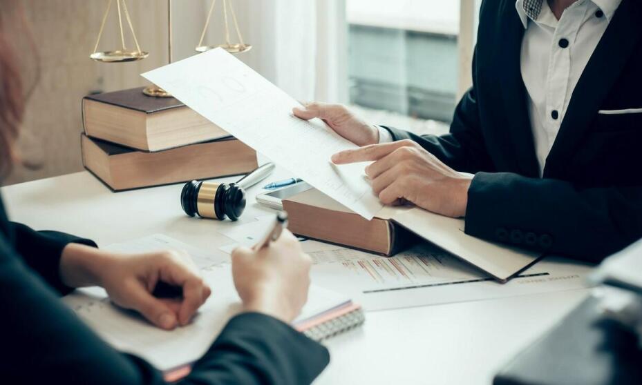 Kiedy warto rozważyć pomoc prawną przy upadłości konsumenckiej?