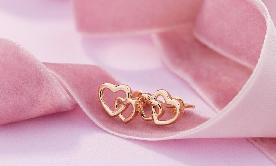 Złota bransoletka damska jako symbol luksusu i elegancji