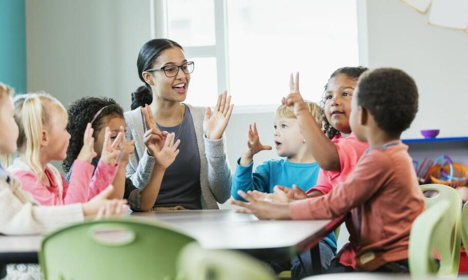 Jakie korzyści płyną z małych grup w przedszkolu Montessori w Legionowie? Jakie korzyści płyną z małych grup w przedszkolu Montessori w Legionowie?