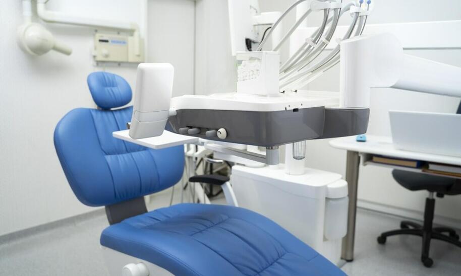 Jakie innowacje w meblach dentystycznych poprawiają komfort pracy?