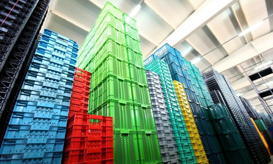 Czym różnią się palety jednorazowe od wielokrotnego użytku?