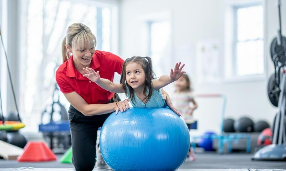 Rehabilitacja niemowląt z problemami ortopedycznymi: kluczowe informacje dla rodziców Rehabilitacja niemowląt z problemami ortopedycznymi: kluczowe informacje dla rodziców