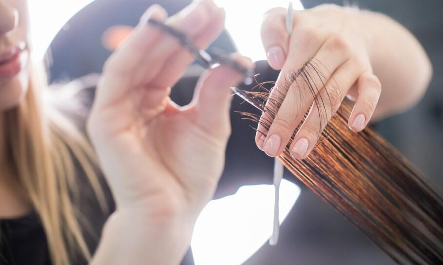 Strzyżenie Damskie Lubin - jak często należy odwiedzać salon fryzjerski? Strzyżenie Damskie Lubin - jak często należy odwiedzać salon fryzjerski?