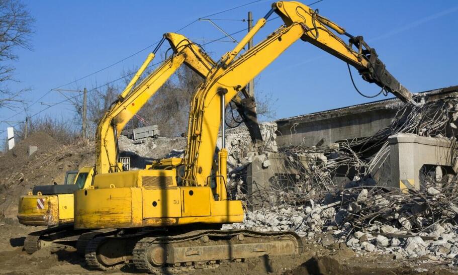 Rozbiórki obiektów budowlanych a ochrona środowiska – co warto wiedzieć? Rozbiórki obiektów budowlanych a ochrona środowiska – co warto wiedzieć?