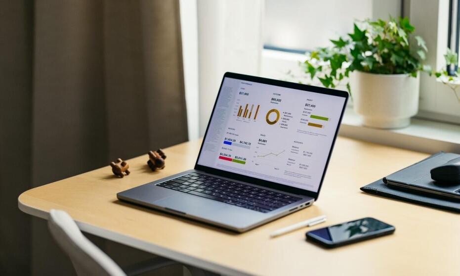 Czym jest księgowość online i jak działa?