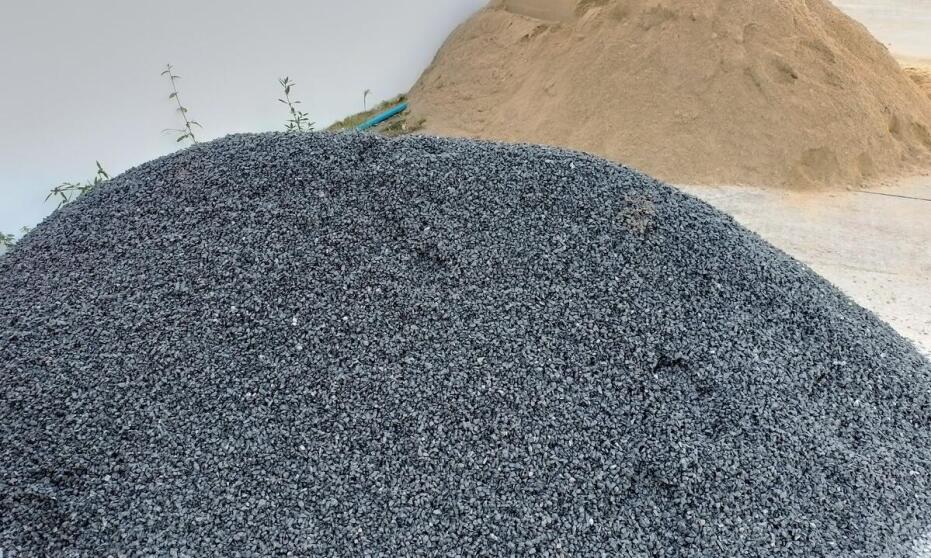 Jakie są różnice między wynajmem kontenerów a big bagami?