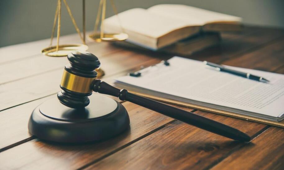 Jak radca prawny może wspierać proces windykacji na koszt dłużnika?