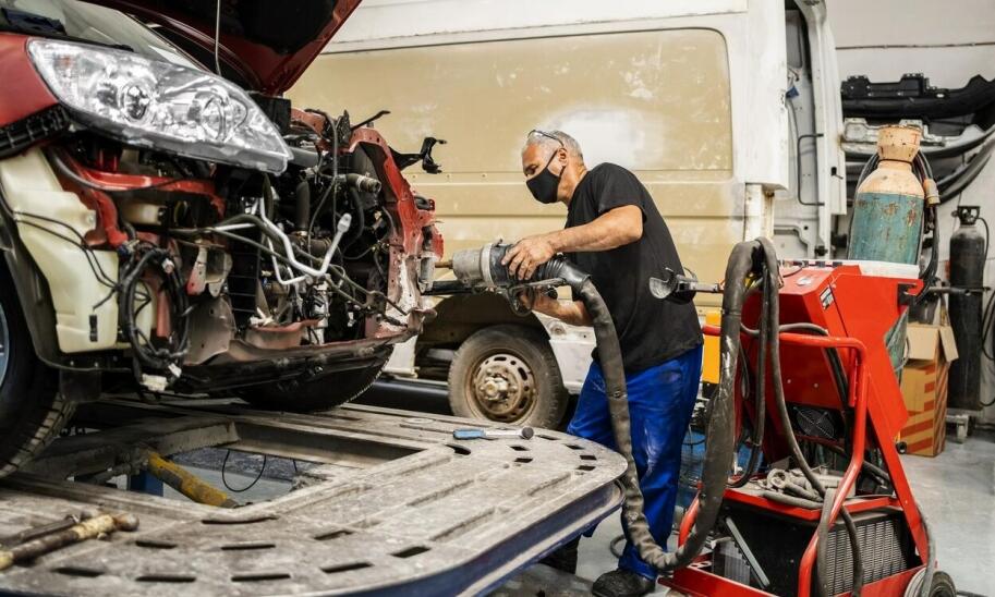 Naprawa powypadkowa naczep TIR – co warto wiedzieć przed wizytą w serwisie?