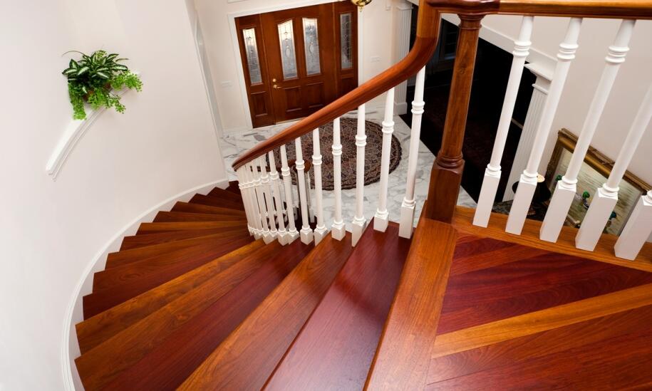 Jakie są najczęstsze błędy przy wyborze schodów drewnianych?