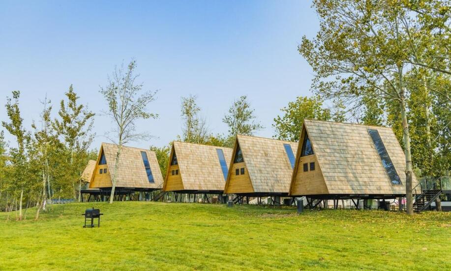 Blaszane garaże drewnopodobne a ochrona przed warunkami atmosferycznymi