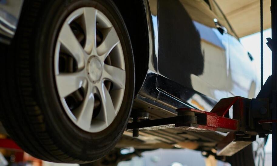 Jak dobrać ściągacz do demontażu i montażu tulei w autach z tylną belką?