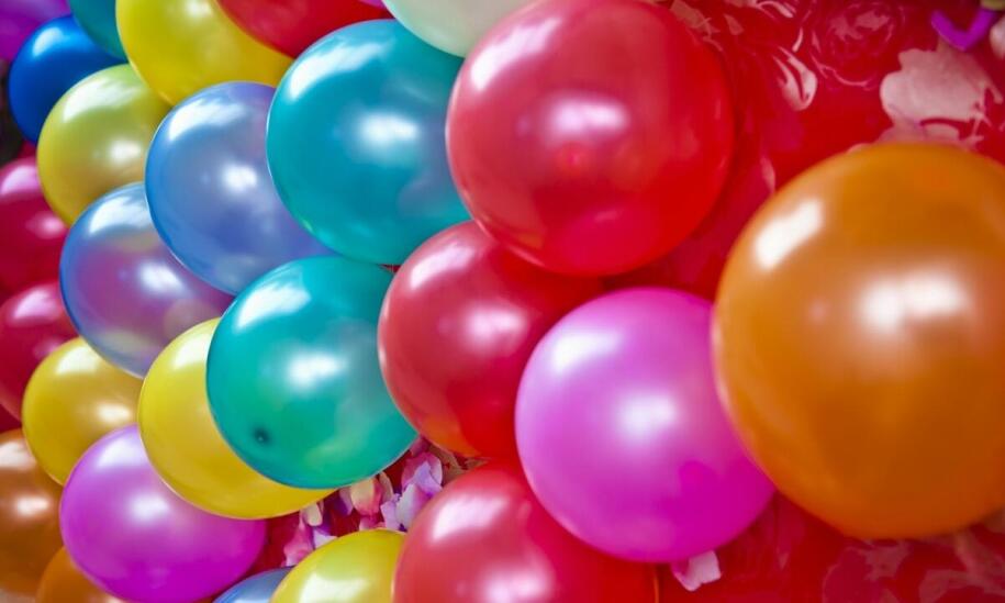 Jakie balony dekoracyjne wybrać na przyjęcie urodzinowe?