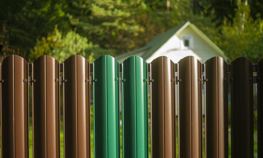 Zalety lakierowania przemysłowego dla elementów outdoorowych Zalety lakierowania przemysłowego dla elementów outdoorowych