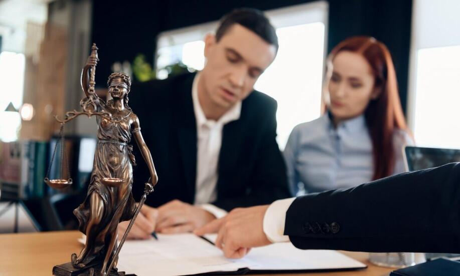Jak radca prawny może pomóc w przypadku odmowy rozwodu przez jedną ze stron? Jak radca prawny może pomóc w przypadku odmowy rozwodu przez jedną ze stron?