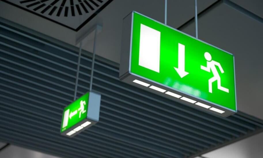 Jakie są najczęstsze usterki w instalacjach oświetlenia awaryjnego i jak je naprawić? Jakie są najczęstsze usterki w instalacjach oświetlenia awaryjnego i jak je naprawić?