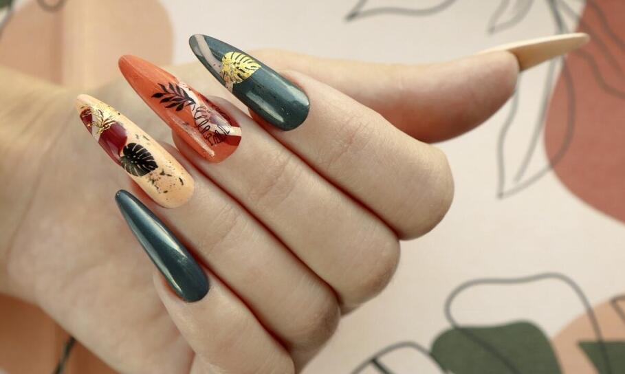 Manicure Sopot: Klasyczny czy hybrydowy – który wybrać? Manicure Sopot: Klasyczny czy hybrydowy – który wybrać?