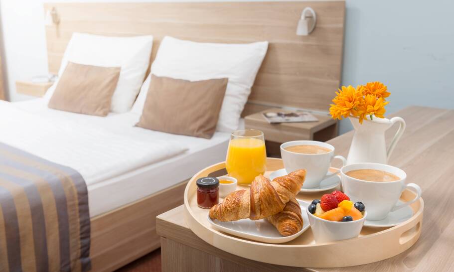 Jak ubrać się na śniadanie w hotelu – dress code dla gości Jak ubrać się na śniadanie w hotelu – dress code dla gości