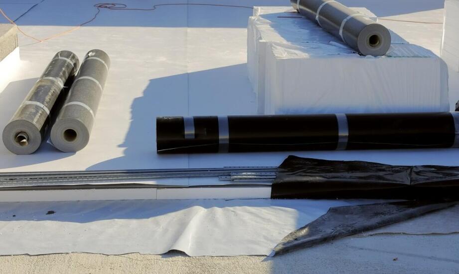 Wybór odpowiednich materiałów do izolacji przeciwwilgociowej – porady ekspertów Wybór odpowiednich materiałów do izolacji przeciwwilgociowej – porady ekspertów