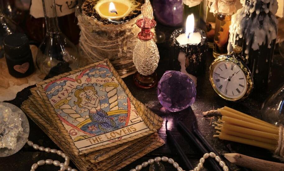 Średniowieczne stroje i gawędy - jak ożywiamy historię zamku Chęciny?