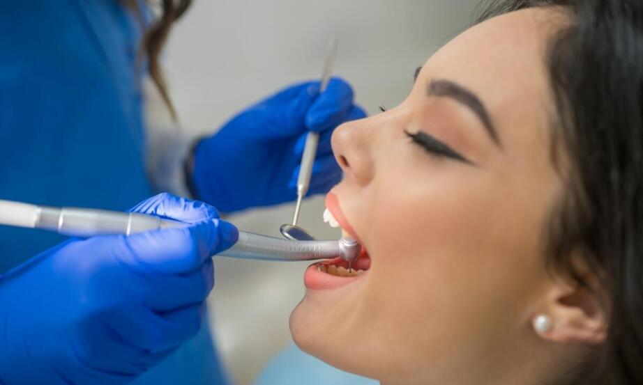 Jak często należy odwiedzać dentystę? Jak często należy odwiedzać dentystę?