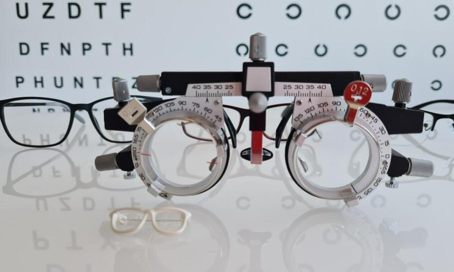 Gabinet optometryczny a diagnostyka krótkowzroczności – co warto wiedzieć? Gabinet optometryczny a diagnostyka krótkowzroczności – co warto wiedzieć?