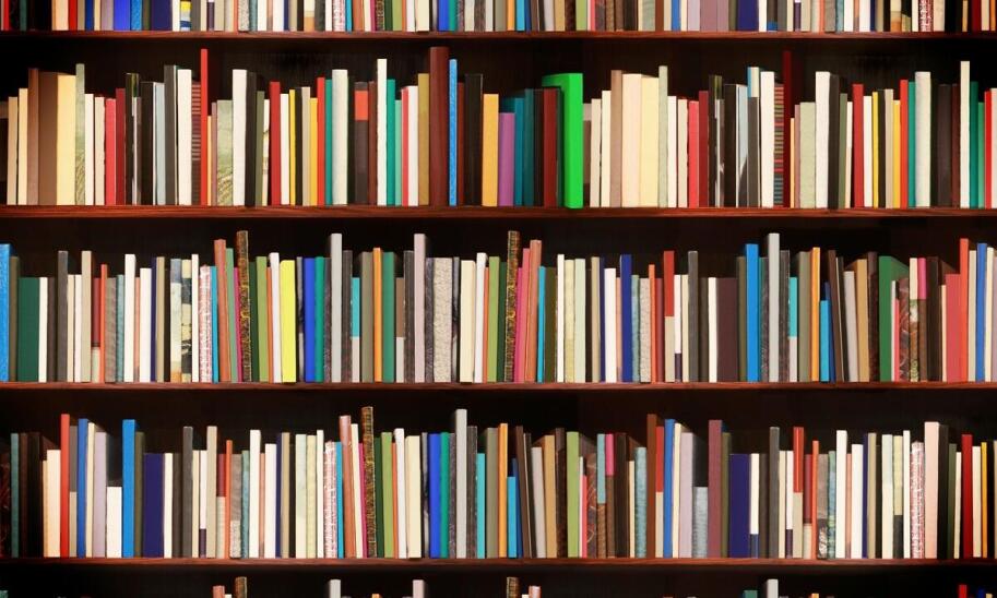 Jakie są najnowsze trendy w literaturze fantasy dostępnej w antykwariacie online?