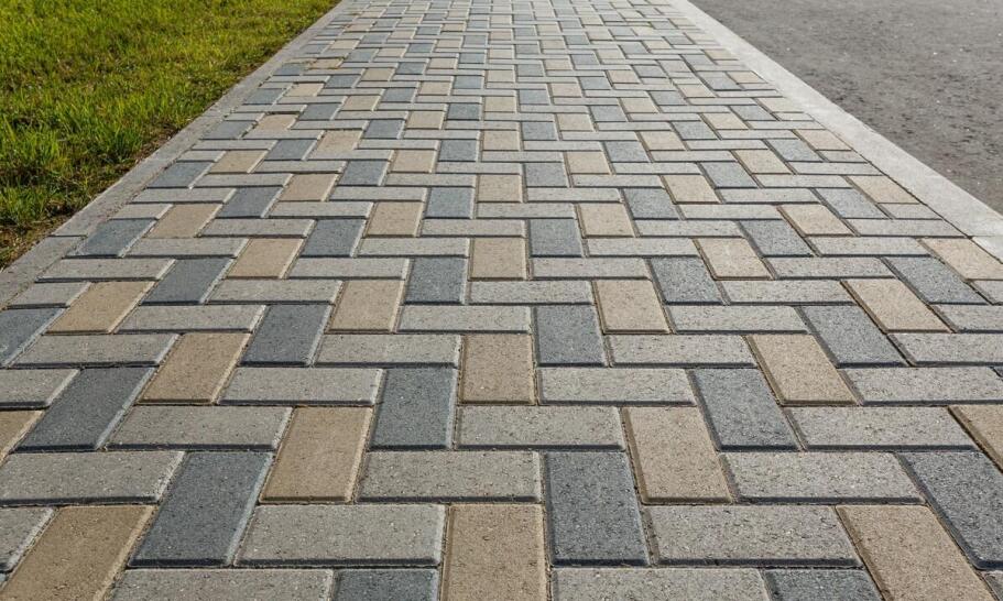 Porównanie różnych rodzajów kostki brukowej – który materiał wybrać?
