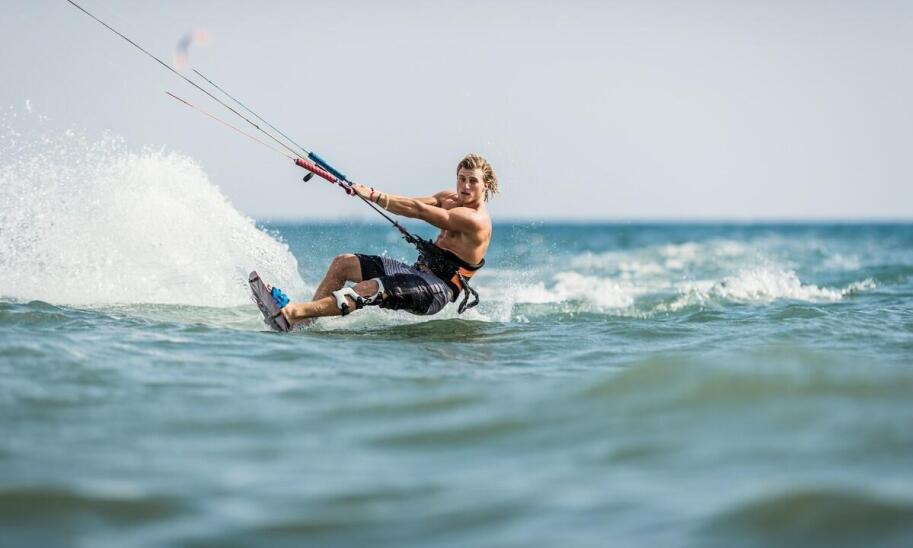 Jakie są kluczowe elementy konstrukcji deski wakeboardowej? Jakie są kluczowe elementy konstrukcji deski wakeboardowej?