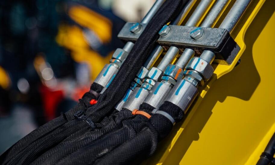 Optymalizacja pracy maszyn dzięki wysokiej jakości przewodom hydraulicznym Optymalizacja pracy maszyn dzięki wysokiej jakości przewodom hydraulicznym