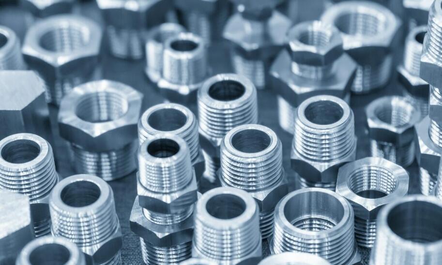 Złącza hydrauliczne a regulacje prawne – co musisz wiedzieć przed zakupem?