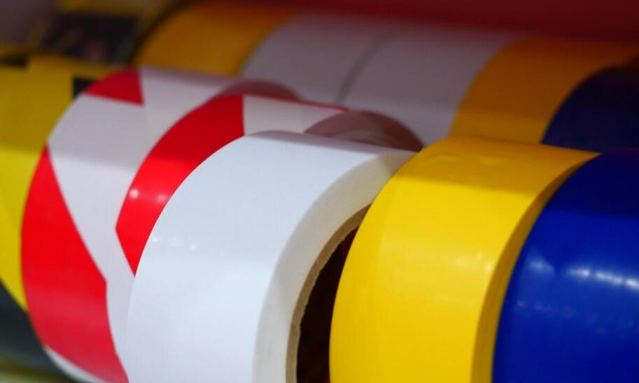 Jak etykiety foliowe mogą wspierać działania marketingowe?