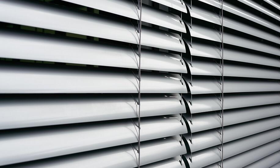 Jakie są zalety żaluzji aluminiowych? Jakie są zalety żaluzji aluminiowych?