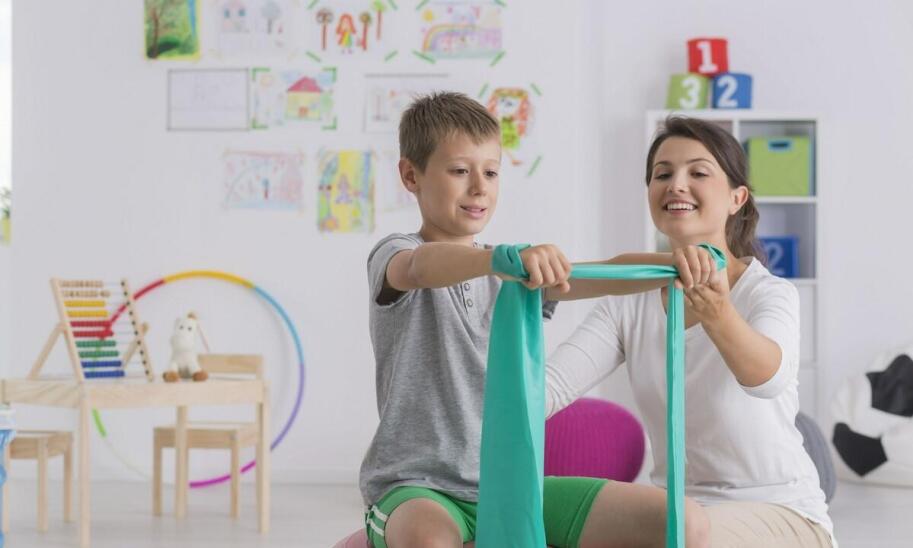 Rehabilitacja neurologiczna dzieci i dorosłych — różnice w podejściu terapeutycznym Rehabilitacja neurologiczna dzieci i dorosłych — różnice w podejściu terapeutycznym