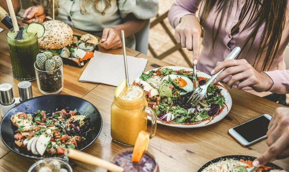 Wpływ lokalnych składników na jakość cateringu w Biłgoraju Wpływ lokalnych składników na jakość cateringu w Biłgoraju