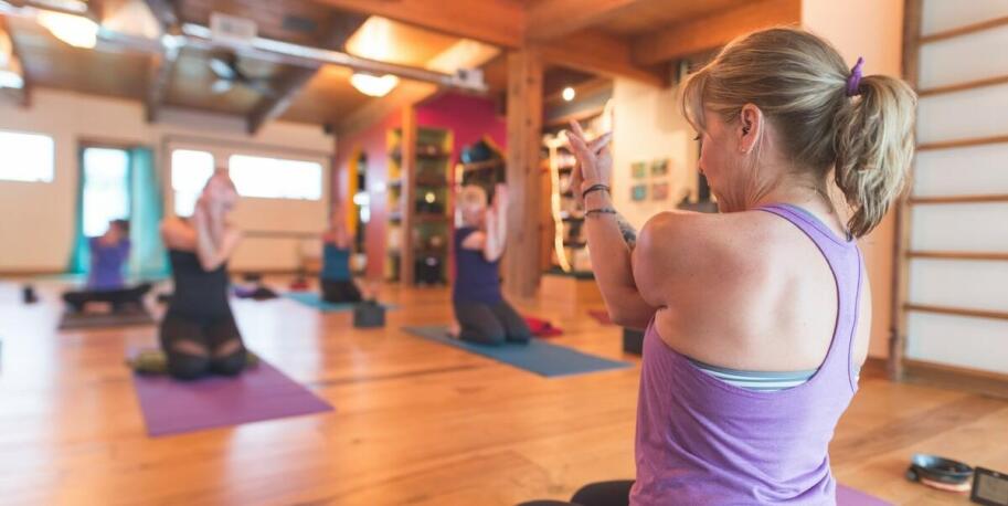 Jak pilates może pomóc seniorom w redukcji stresu i poprawie koncentracji? Jak pilates może pomóc seniorom w redukcji stresu i poprawie koncentracji?