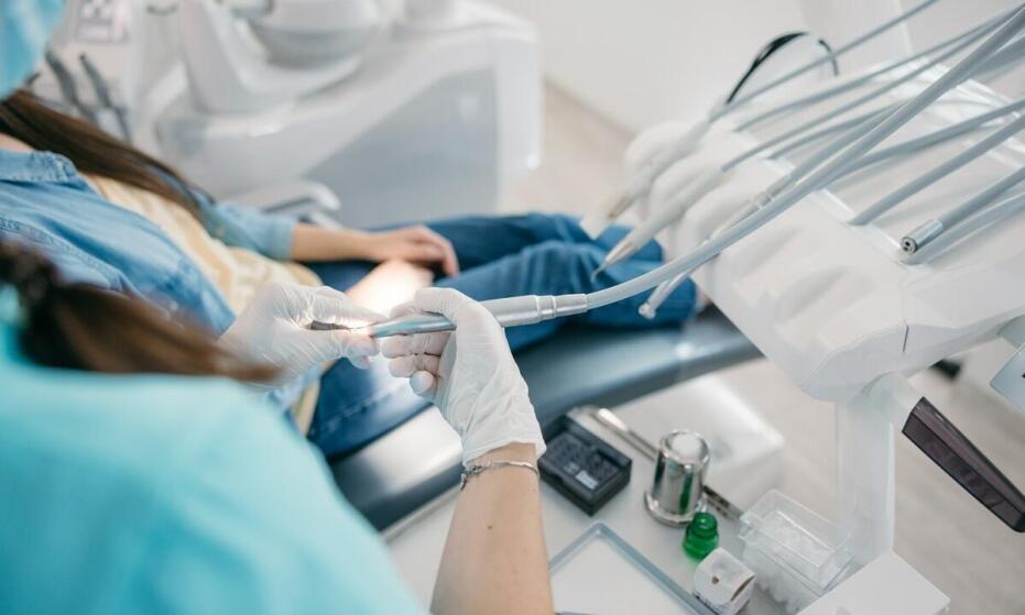 Jak endodoncja może uratować ząb przed ekstrakcją? Jak endodoncja może uratować ząb przed ekstrakcją?